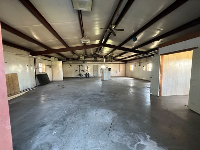 831 Holiday Drive, Ponder, TX 76259