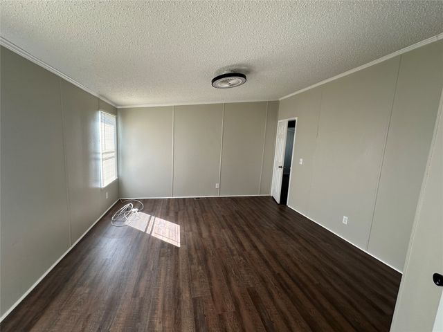 831 Holiday Drive, Ponder, TX 76259