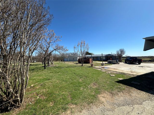 831 Holiday Drive, Ponder, TX 76259