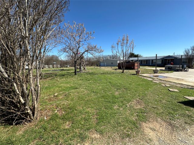 831 Holiday Drive, Ponder, TX 76259