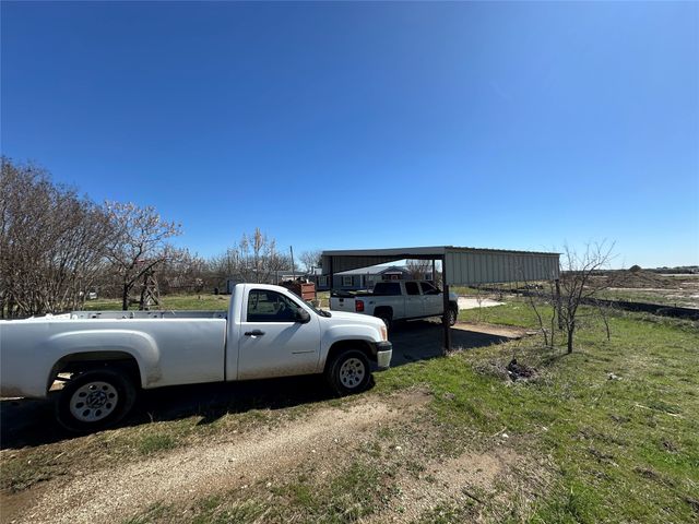 831 Holiday Drive, Ponder, TX 76259