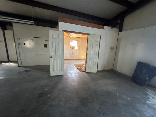 831 Holiday Drive, Ponder, TX 76259