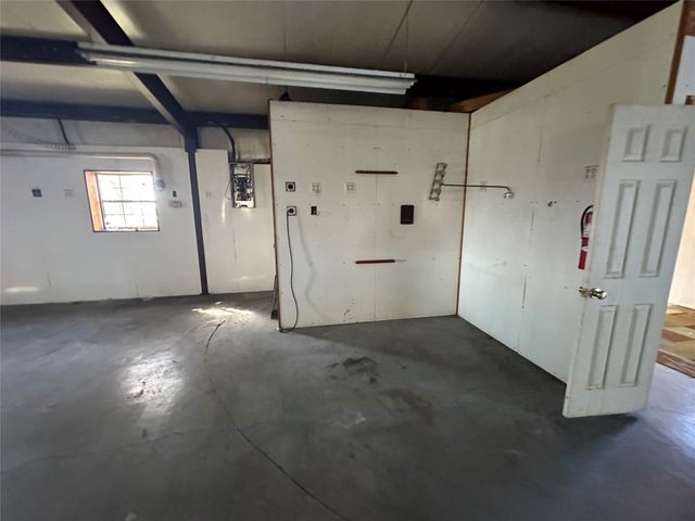 831 Holiday Drive, Ponder, TX 76259