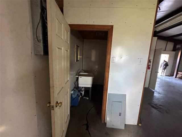 831 Holiday Drive, Ponder, TX 76259