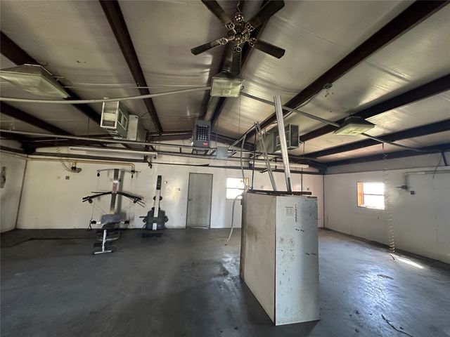 831 Holiday Drive, Ponder, TX 76259