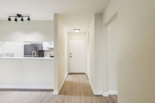 370 Imperial Way 118, Daly City, CA 94015