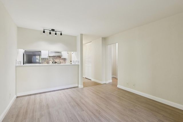 370 Imperial Way 118, Daly City, CA 94015