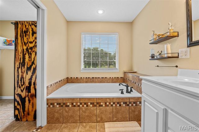 1411 Biscay, Edwardsville, IL 62025