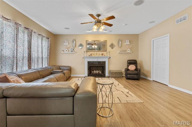 1411 Biscay, Edwardsville, IL 62025