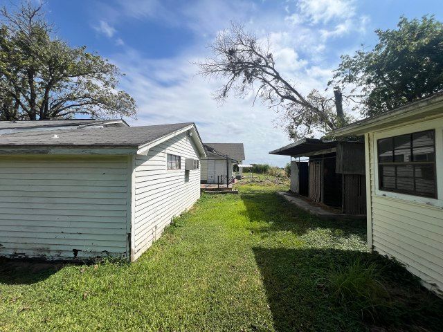741 County Road 269 W, Snook, TX 77878