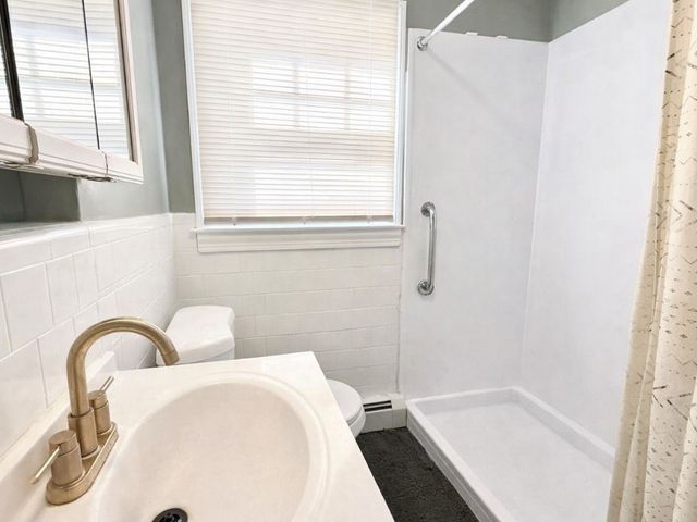 39 Hillview Avenue, Providence, RI 02908