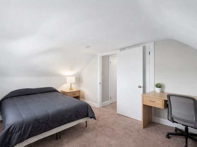 39 Hillview Avenue, Providence, RI 02908