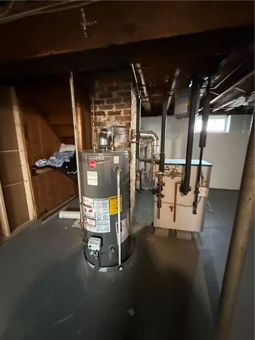 39 Hillview Avenue, Providence, RI 02908