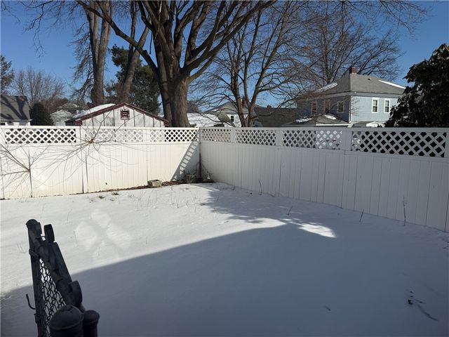 39 Hillview Avenue, Providence, RI 02908