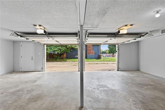 8705 Tennessee Avenue, Raytown, MO 64138
