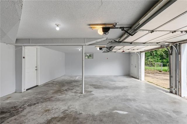 8705 Tennessee Avenue, Raytown, MO 64138