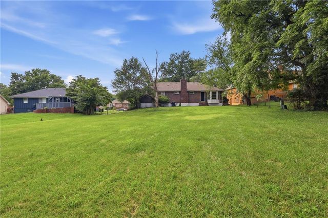 8705 Tennessee Avenue, Raytown, MO 64138