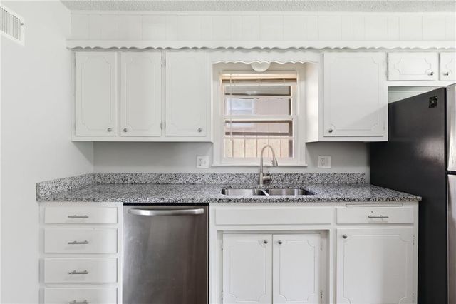 8705 Tennessee Avenue, Raytown, MO 64138