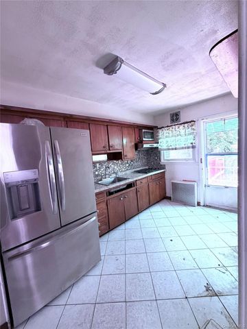11815 Springfield Boulevard, Springfield Gardens, NY 11411