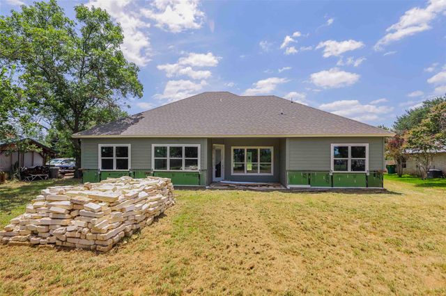 114 Wren ST, Highland Haven, TX 78654