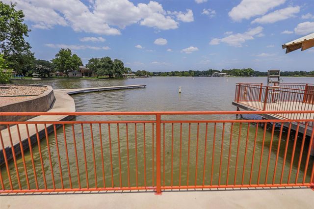 114 Wren ST, Highland Haven, TX 78654