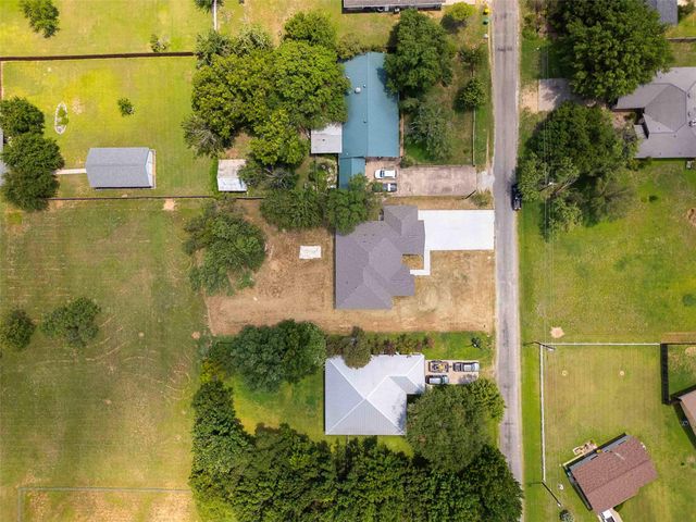 114 Wren ST, Highland Haven, TX 78654