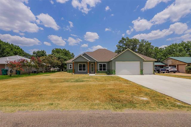 114 Wren ST, Highland Haven, TX 78654