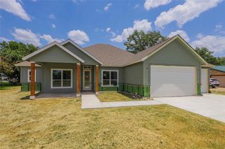 114 Wren ST, Highland Haven, TX 78654