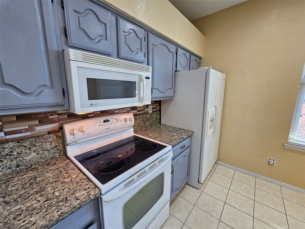 427 Barton Drive, Mesquite, TX 75149
