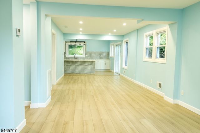 103 Vreeland Ave, Bloomingdale Boro, NJ 07403
