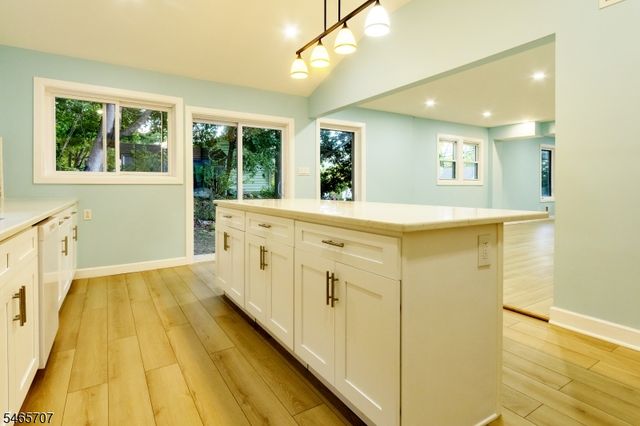 103 Vreeland Ave, Bloomingdale Boro, NJ 07403