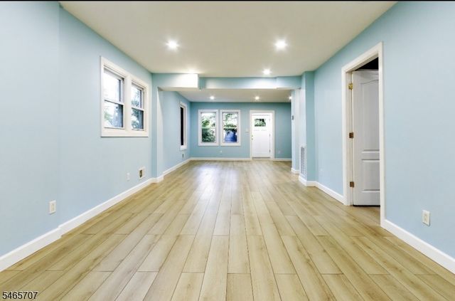 103 Vreeland Ave, Bloomingdale Boro, NJ 07403