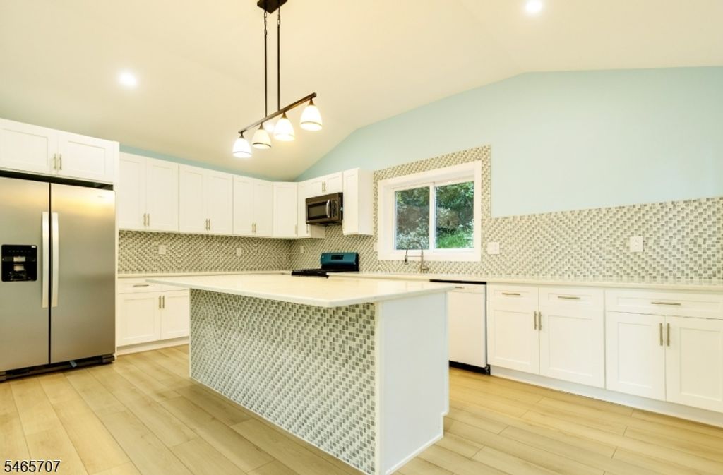 103 Vreeland Ave, Bloomingdale Boro, NJ 07403 — photo 2