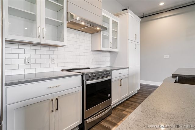 218 Mulberry Street, Jeffersonville, IN 47130