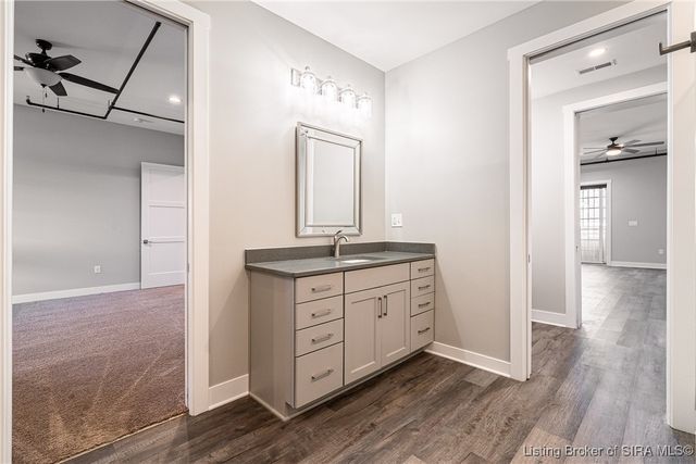 218 Mulberry Street, Jeffersonville, IN 47130