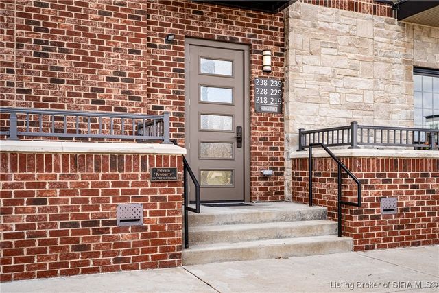 218 Mulberry Street, Jeffersonville, IN 47130