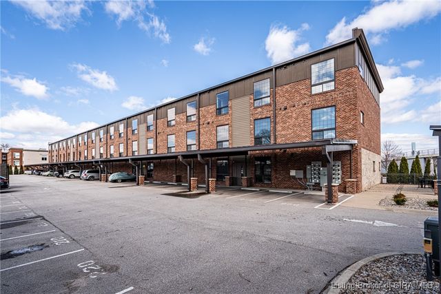 218 Mulberry Street, Jeffersonville, IN 47130