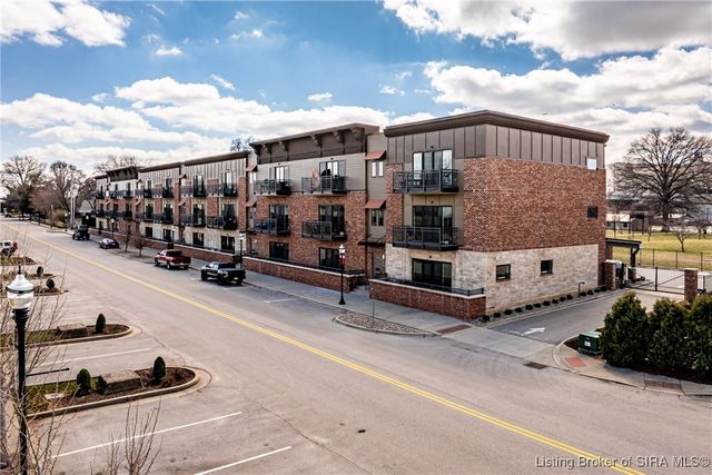 218 Mulberry Street, Jeffersonville, IN 47130