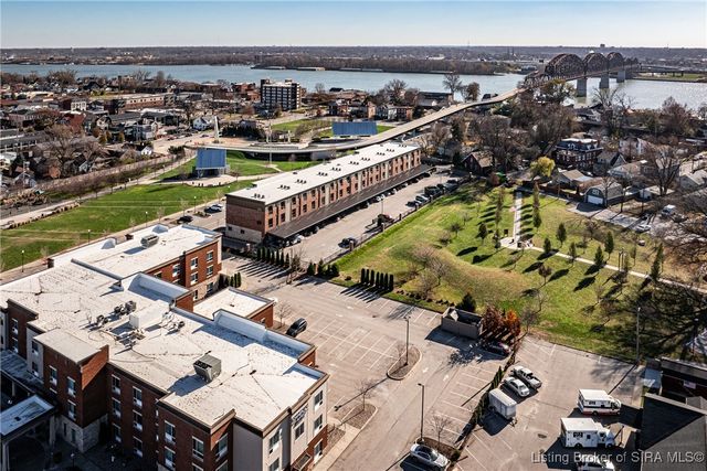 218 Mulberry Street, Jeffersonville, IN 47130