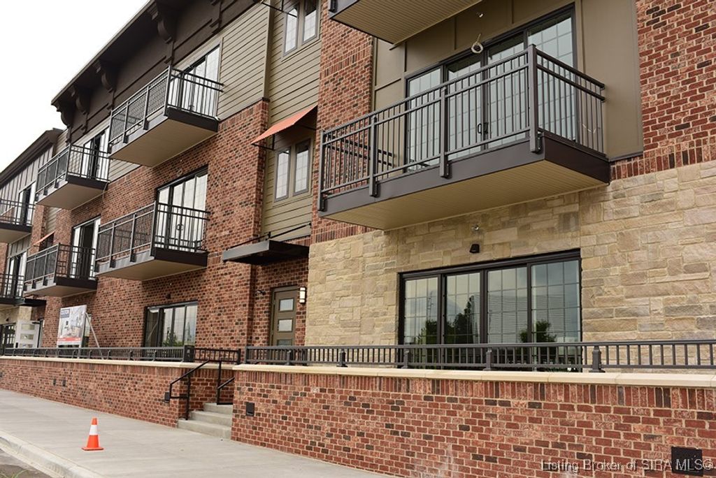 218 Mulberry Street, Jeffersonville, IN 47130