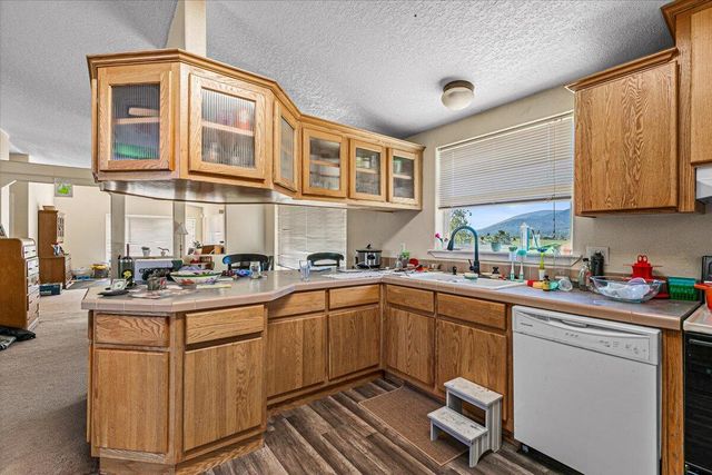 1330 N Mountain Avenue, Ashland, OR 97520