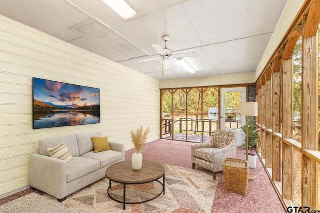 109 King Lyle Rd, Scroggins, TX 75480