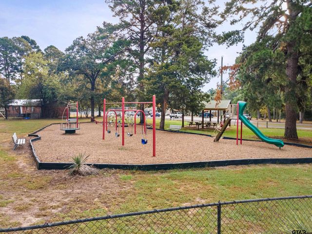 109 King Lyle Rd, Scroggins, TX 75480