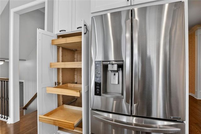 9419 W 124th Terrace, Overland Park, KS 66213