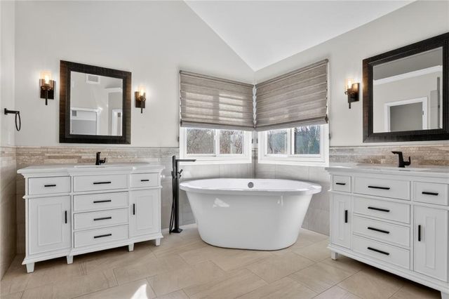 9419 W 124th Terrace, Overland Park, KS 66213