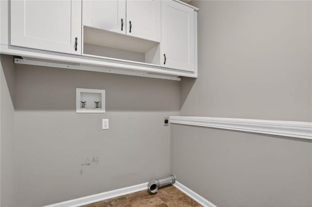 9419 W 124th Terrace, Overland Park, KS 66213