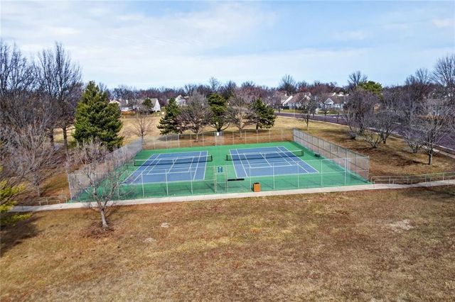 9419 W 124th Terrace, Overland Park, KS 66213