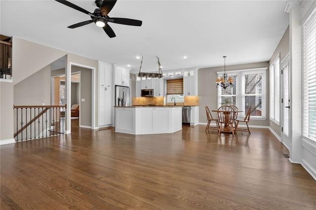 9419 W 124th Terrace, Overland Park, KS 66213