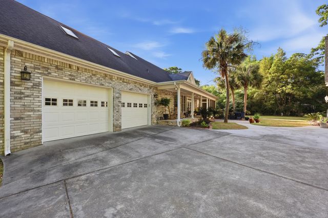 3379 Shadow Moss Ln., Murrells Inlet, SC 29576