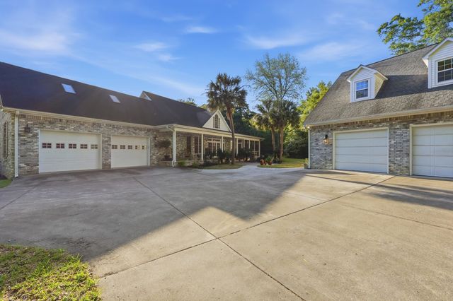 3379 Shadow Moss Ln., Murrells Inlet, SC 29576